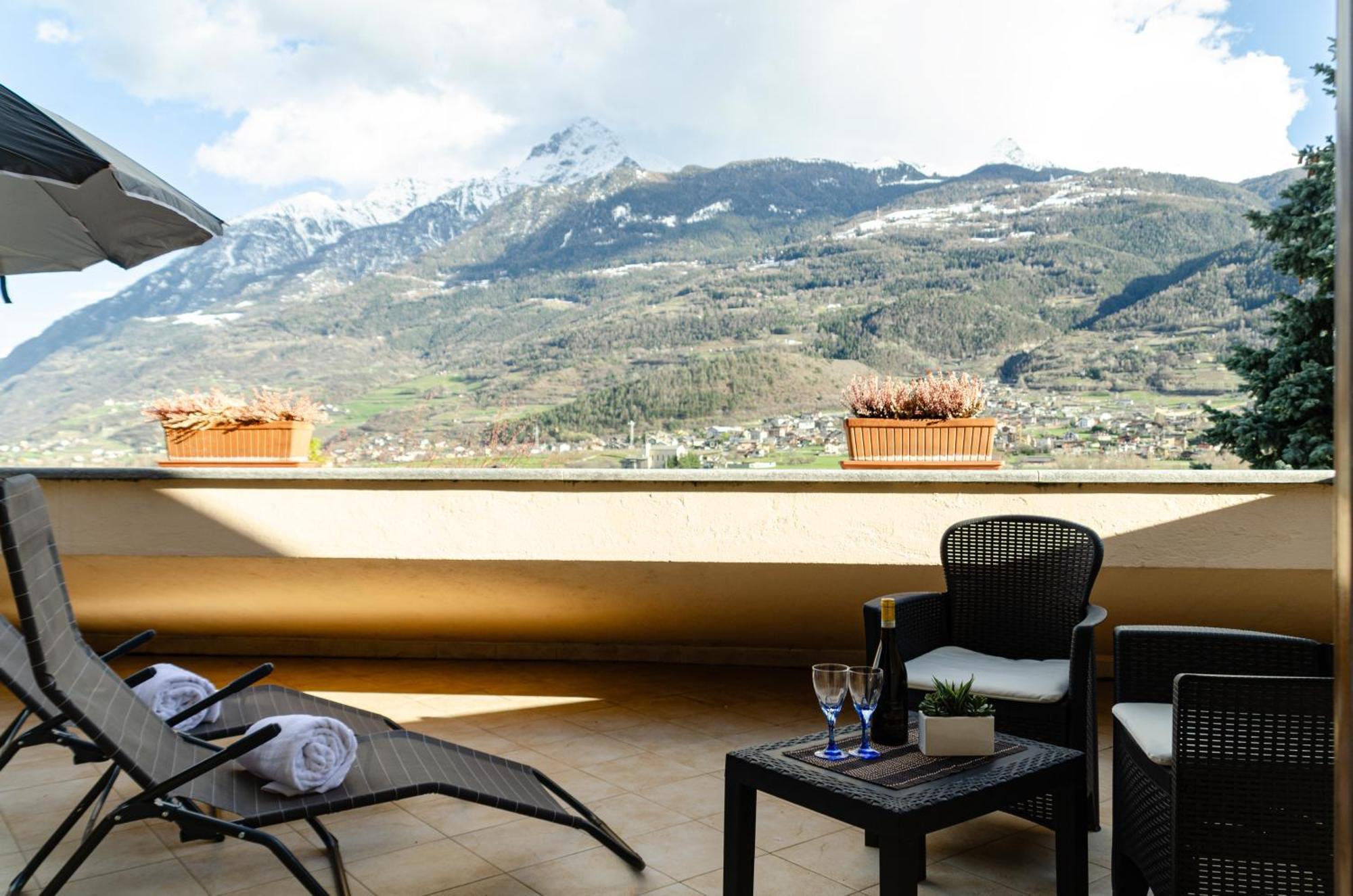 Sarre Skyline Apartment - Relax In Valle D'Aosta Exteriör bild